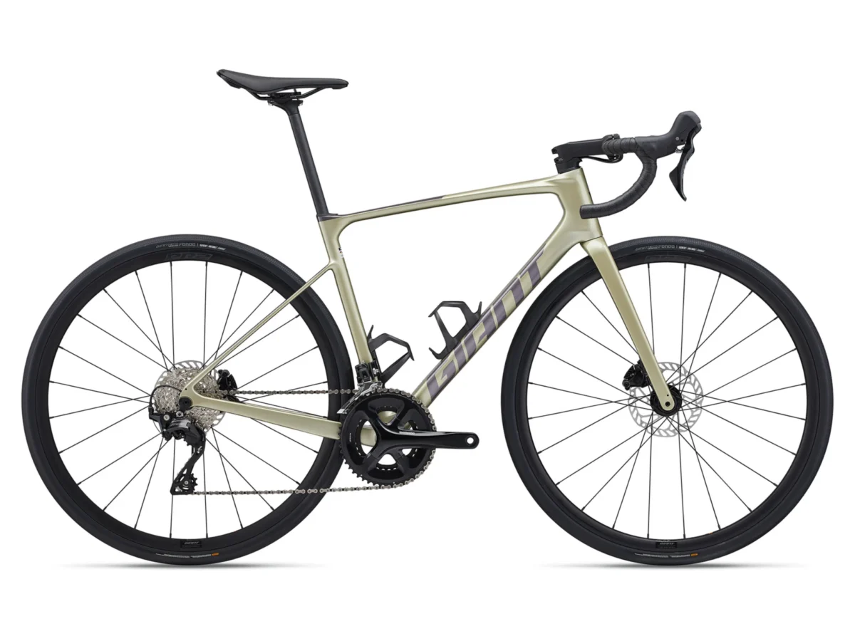 Giant Defy Advanced 2 Endurance maantiepyörä