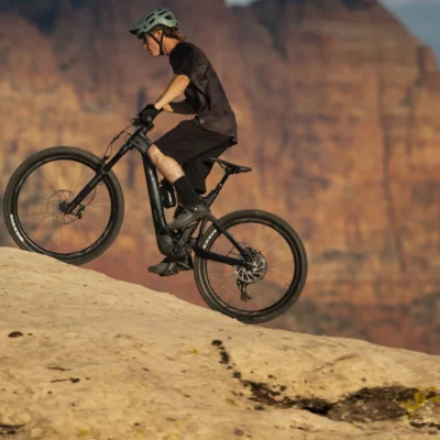 Sähköavusteiset maastopyörät